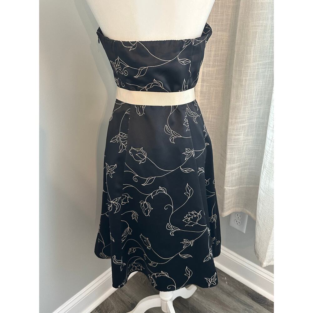WHBM Strapless Black Floral Fit & Flare Cocktail Party Dress Size 10 - Picture 2 of 13